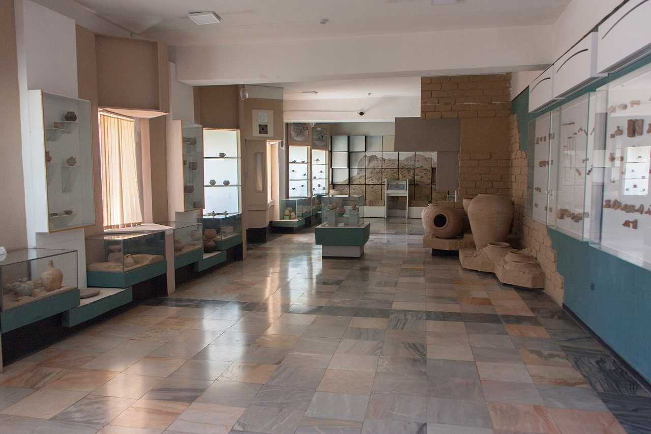 Une salle du musée d'Afrosiab à Samarcande